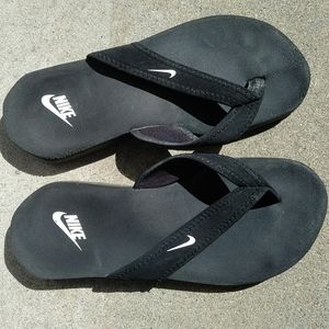 Nike Flip Flops Womens Size 8